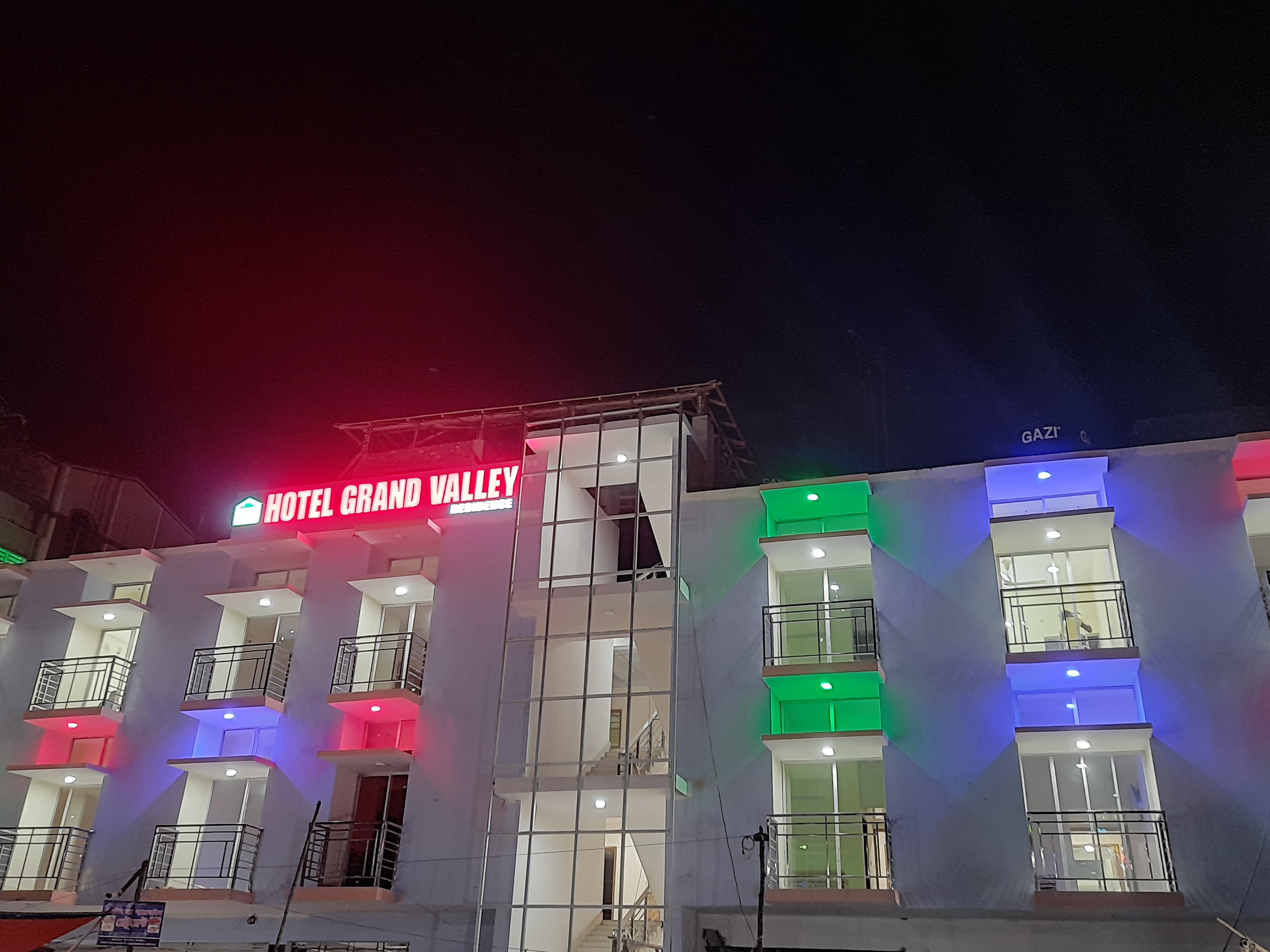 Welcome to Grand Valley Modern Hotel Rooms and Services